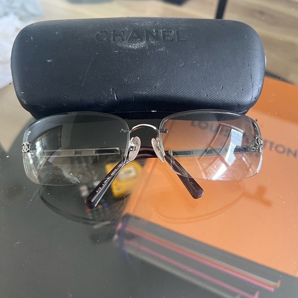 Chanel Sunglasses authentic - Picture 10 of 14